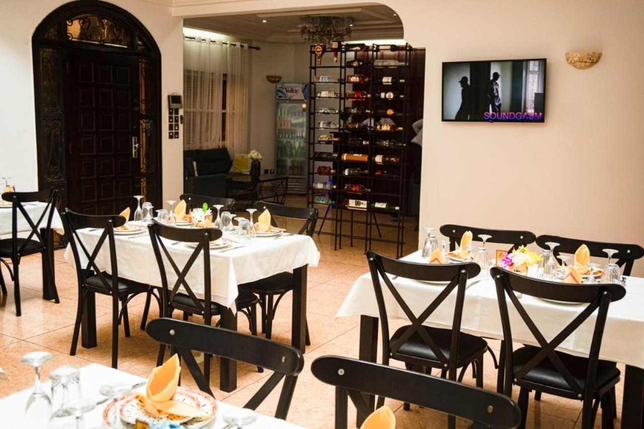 Mokaa Residence Hoteliere Ломе Екстериор снимка